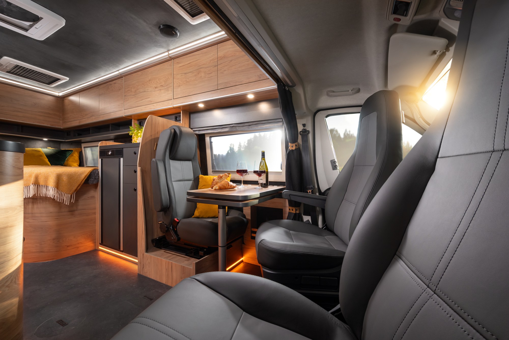 Globe-Traveller Interior