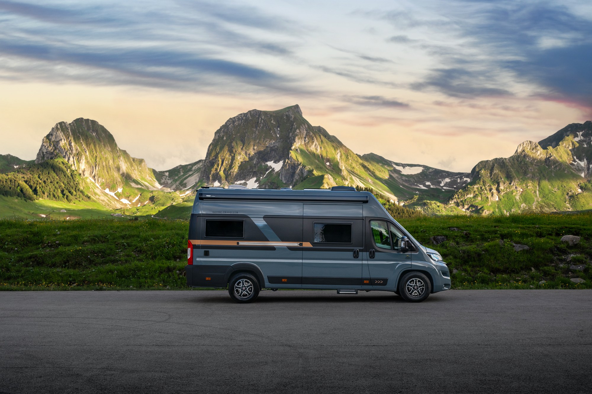 Globe-Traveller Explorer