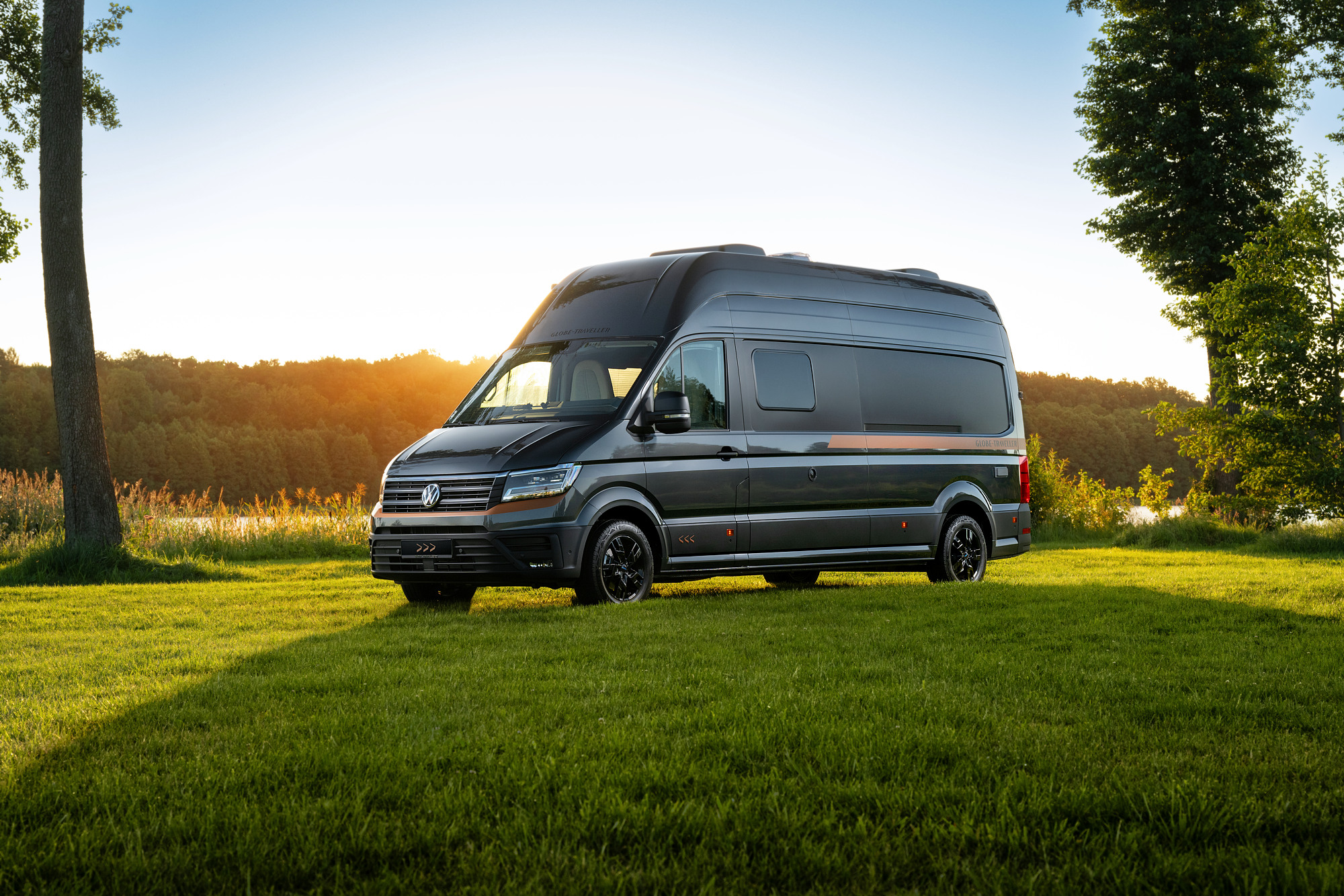 Globe-Traveller Falcon Series
