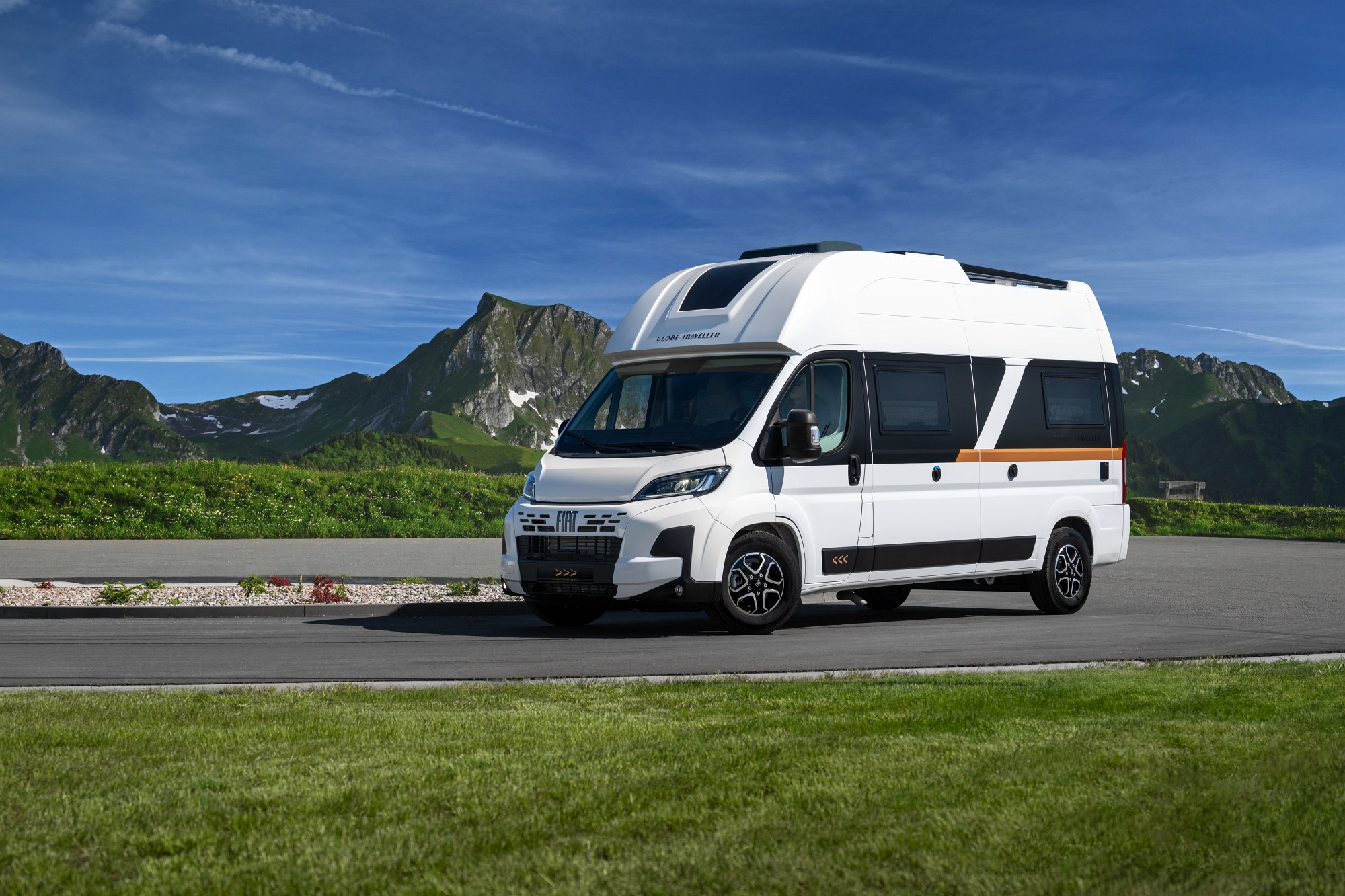 Globe-Traveller Voyager